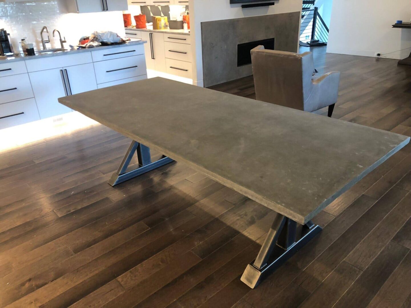 A concrete table design